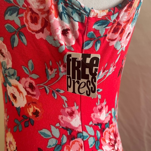 New with Tags-Free Press Clothing  Red Floral Sun Dress - Picture 7 of 7